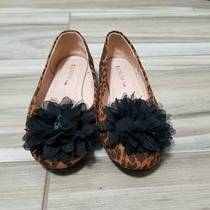 Restricted girls leopard print flats